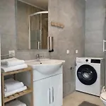 Family Tauchen شقة