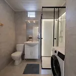 Family Tauchen شقة