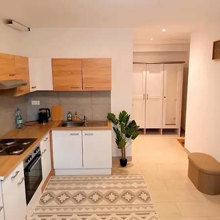 Family Tauchen شقة